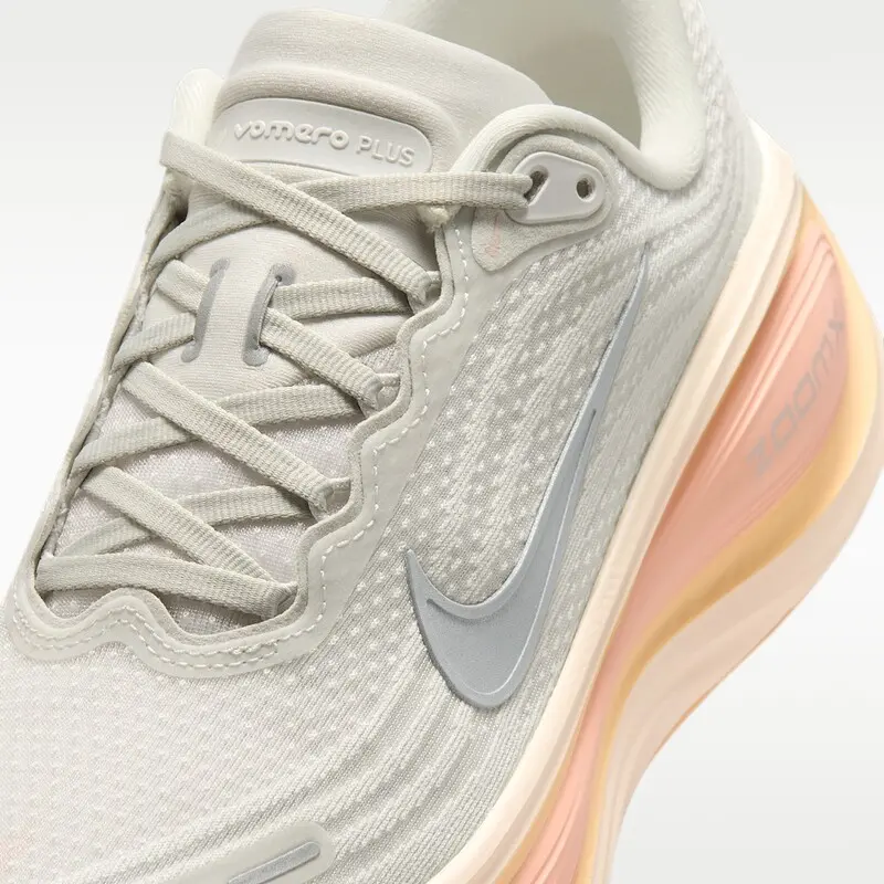 Alternative view of Giày Nike Vomero Plus 'Light Bone' HV8154-012