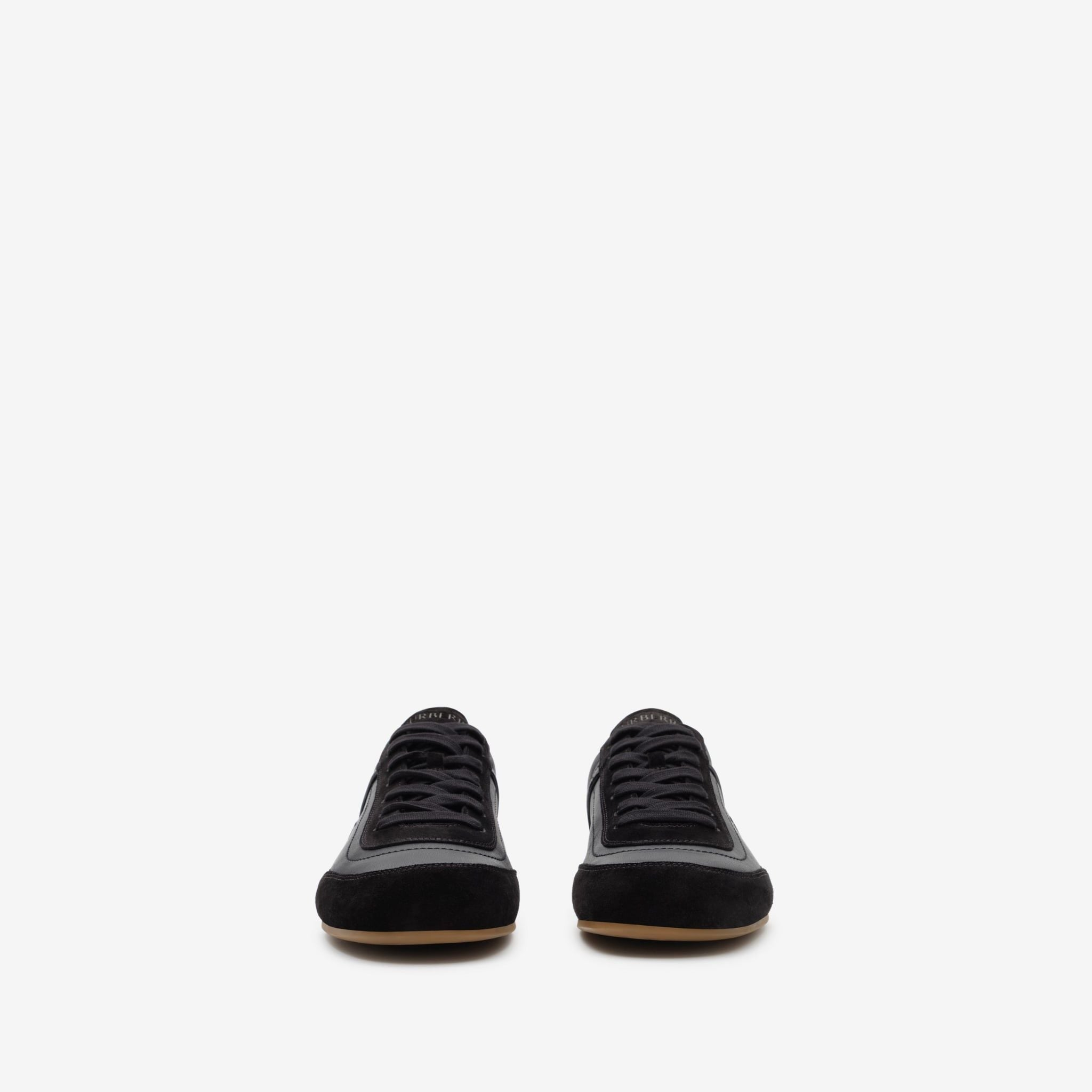 Giày Burberry Leather Knight Runner Sneakers 'Black' 81262821 - Ảnh 2
