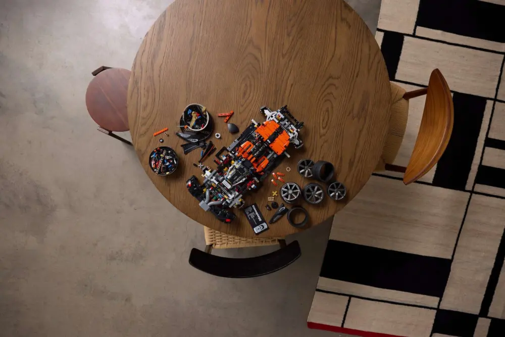 Alternative view of Mô Hình Lego Koenigsegg Sadair's Spear Megacar 42232