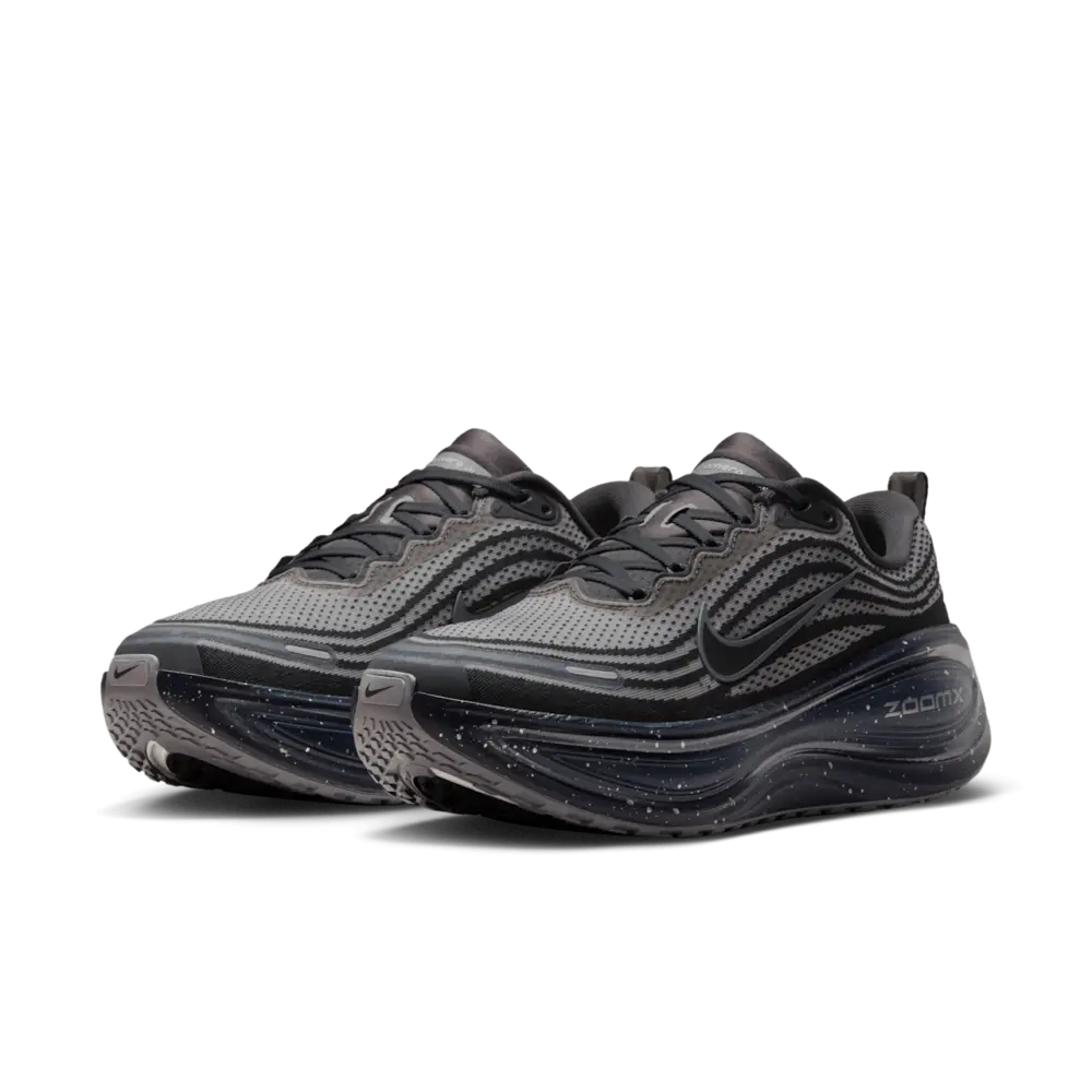 Alternative view of Giày Nike Vomero Plus 'Metallic Silver' IO4323-002