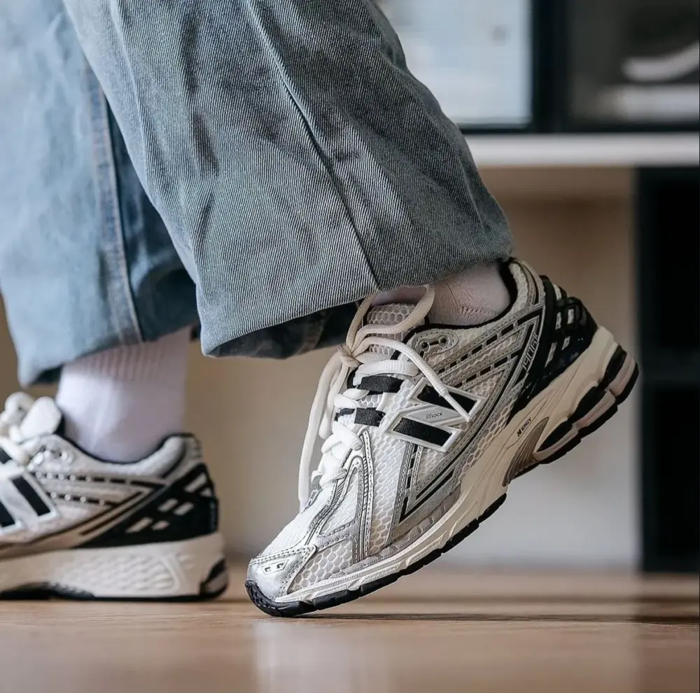 Giày New Balance 1906R ‘Silver Metallic Black’ M1906RER - Ảnh 6