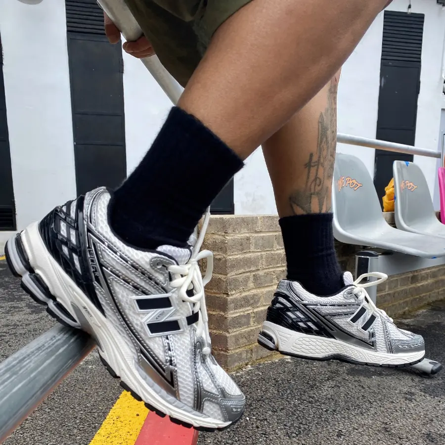 Alternative view of Giày New Balance 1906R ‘Silver Metallic Black’ M1906RER
