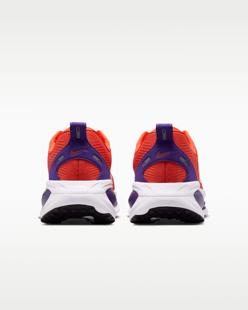 Alternative view of Giày Nike College Vomero 18 'University Orange' IQ6868-800