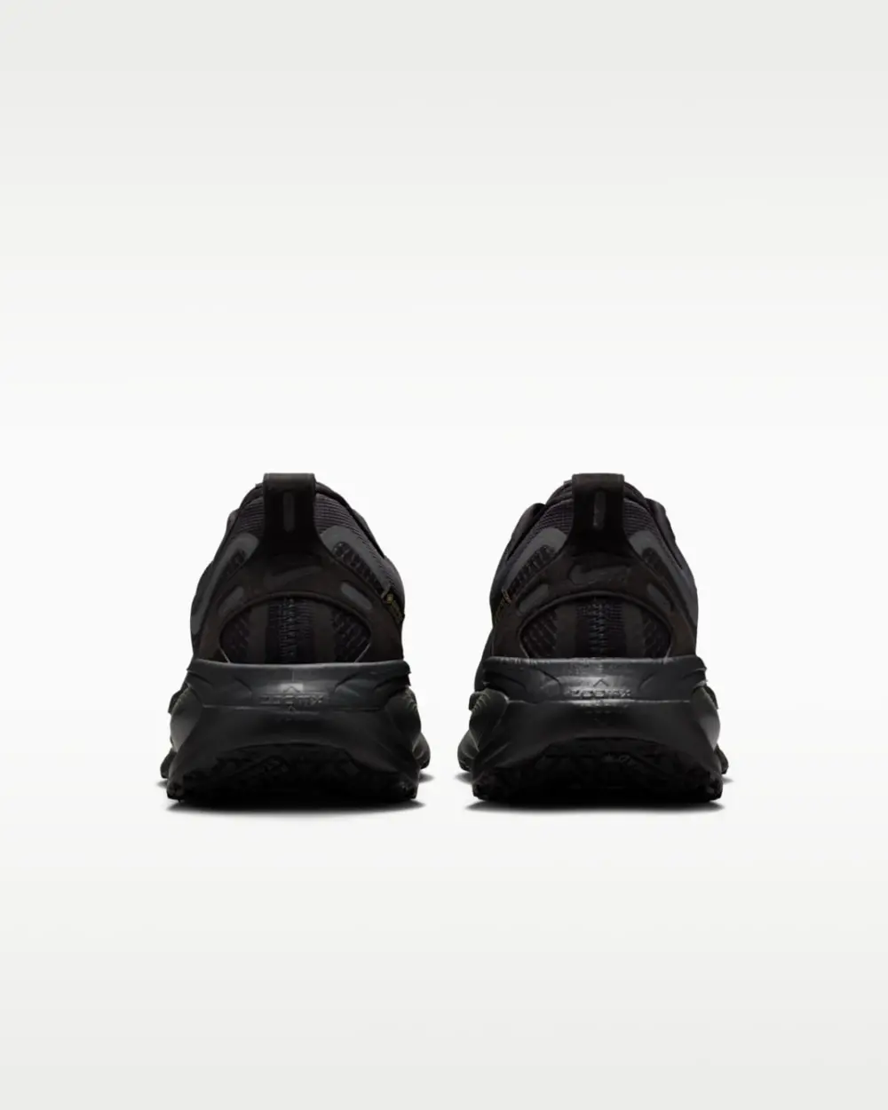 Alternative view of Giày Nike Vomero 18 GORE-TEX 'Black' HQ7001-001