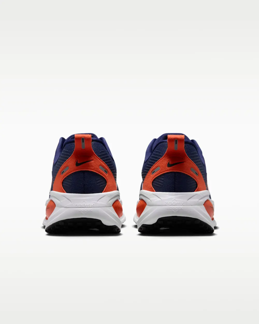Alternative view of Giày Nike College Vomero 18 'College Navy' IQ6897-400