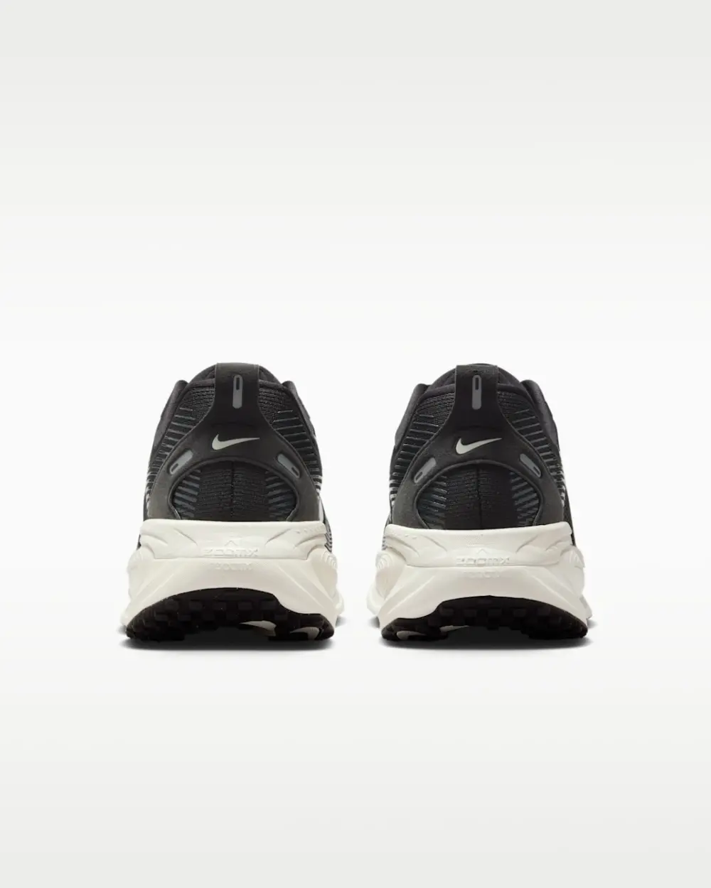 Alternative view of Giày Nike Vomero 18 'Black' IF0514-002