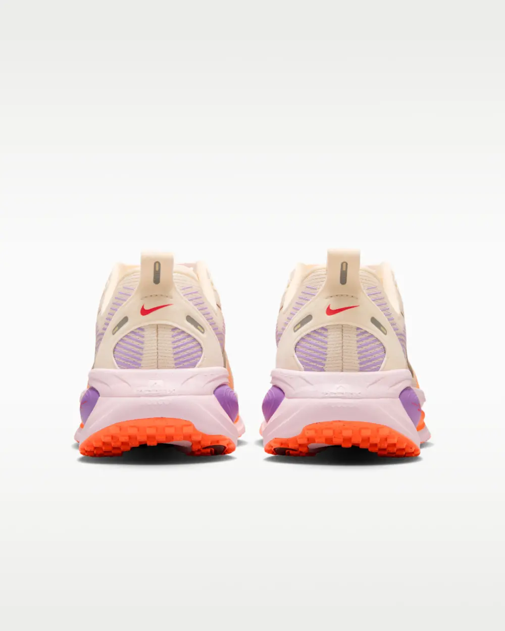 Alternative view of Giày Nike Vomero 18 'Chalk' HM6804-113