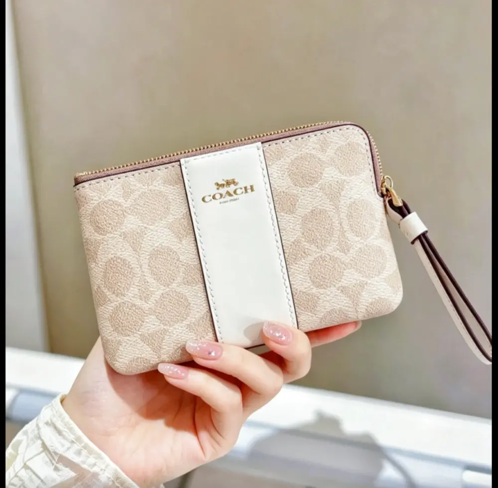 Alternative view of Ví Coach Leather Pouch 'Chalk' CW854-IMXDM