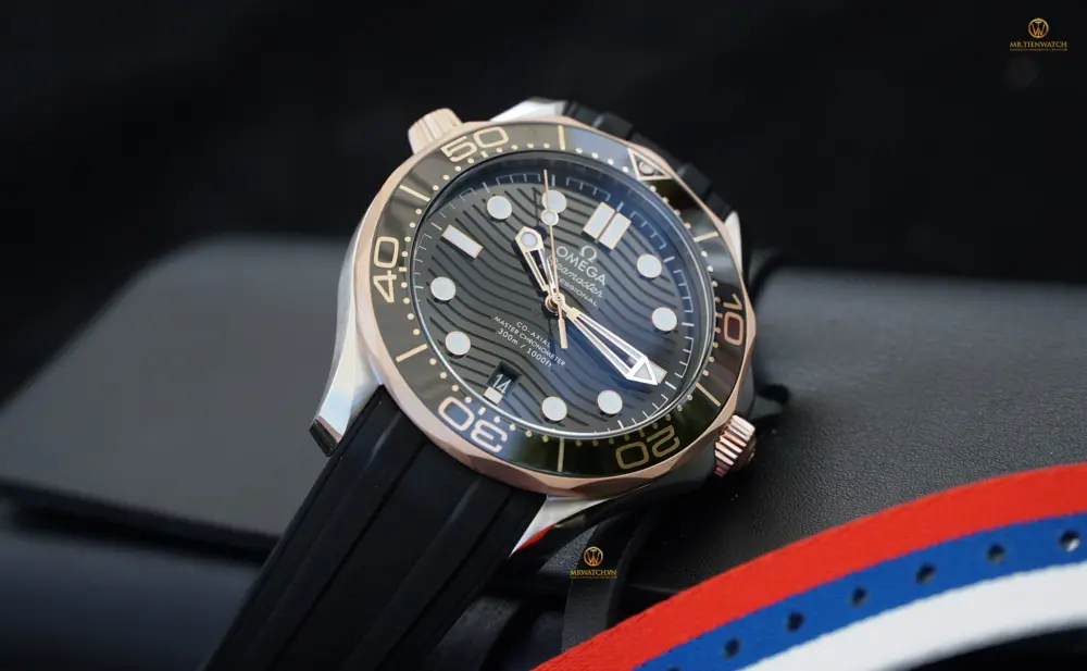 Alternative view of Đồng Hồ Omega Seamaster Automatic ‘Black’ 210-22-42-20-01-002