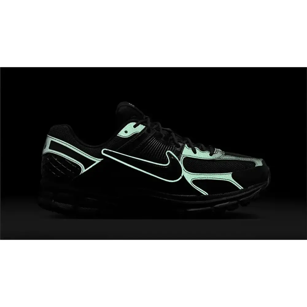 Alternative view of Giày Nike Zoom Vomero 5 'Dover Street' FZ3313-001