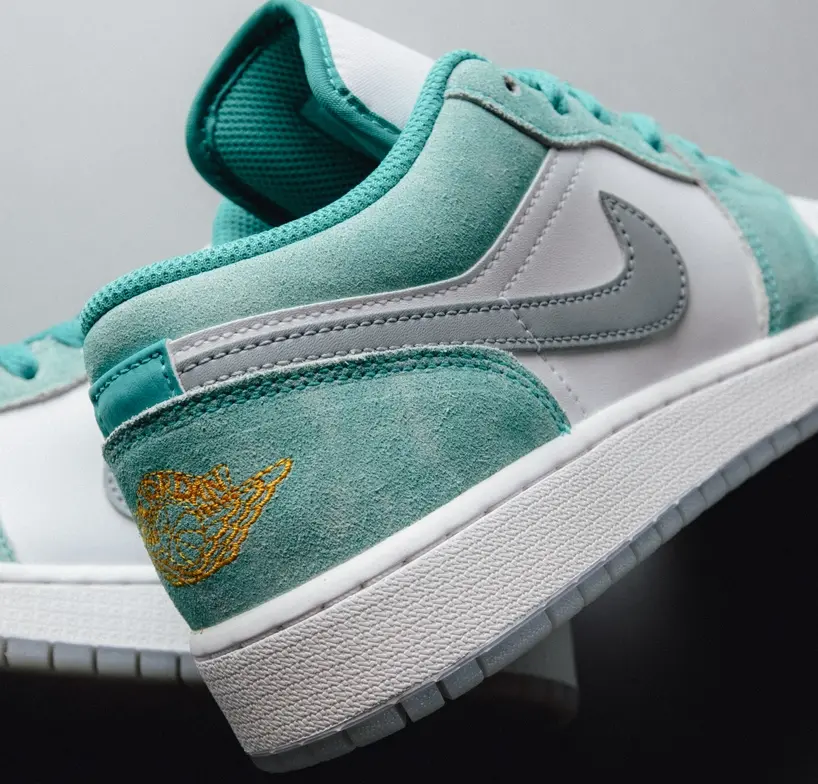 Giày Nike Air Jordan 1 Low ‘New Emerald’ DO8244-301 - Ảnh 5