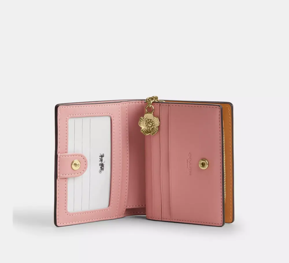 Alternative view of Ví Coach Snap In Signature Canvas 'Gold' CEC34-IMPO