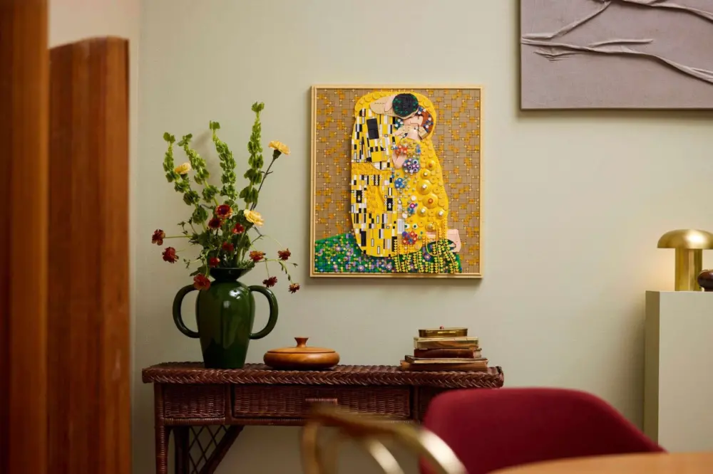 Alternative view of Mô Hình Lego Gustav Klimt – The Kiss 31221