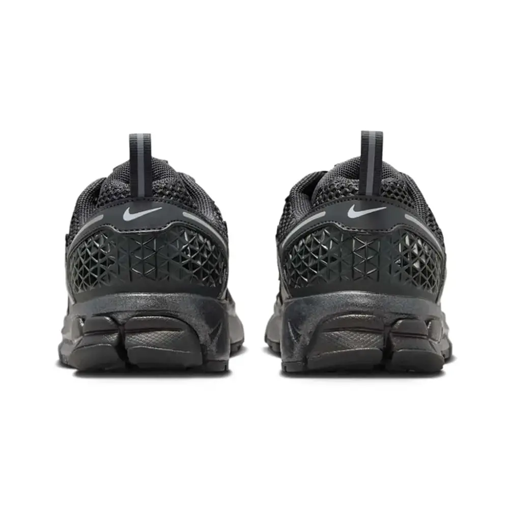 Alternative view of Giày Nike Vomero 5 'Dark Smoke Grey' IB3812-001