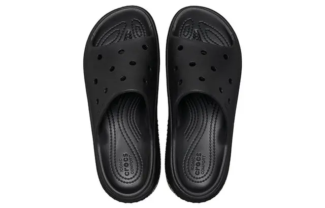 Alternative view of Dép Crocs Stomp 'Black' 209346-001